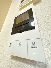 モニターホンで来訪者を確認できます♪