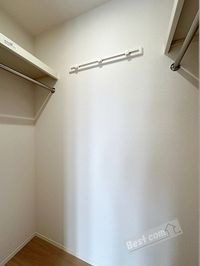 大容量のウォークインクローゼット付き♪
