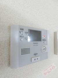 モニターホンで来訪者を確認できます♪