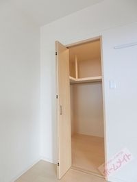 ウォークインクローゼット収納