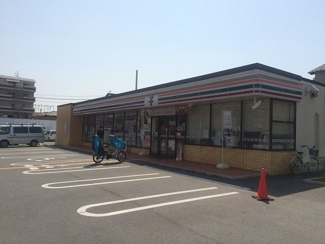 セブンイレブン向陵東町2丁
