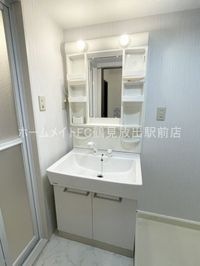 独立洗面台