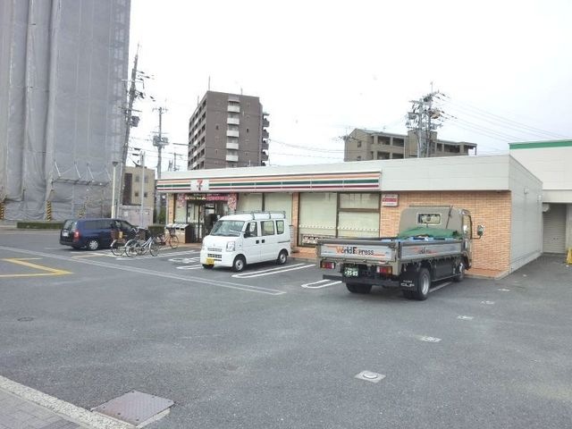 セブンイレブン大阪鶴見緑地店