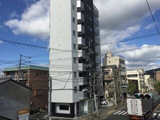 写真:グランコート東野の外観