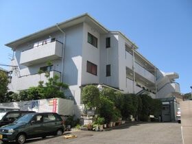 ヌーベル上花山の外観