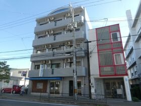 御陵シャトー朝日の外観