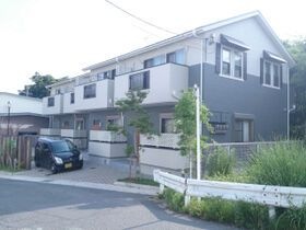 ファミール大林の外観