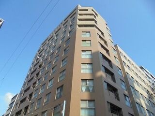 写真:ペルル南森町の外観