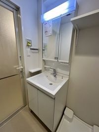 独立洗面台