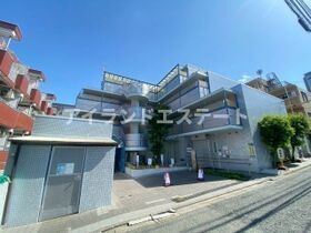 ステップス三軒茶屋の外観