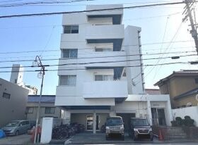 黒川ビルの外観