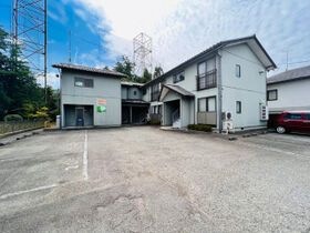 コーポライラックの外観
