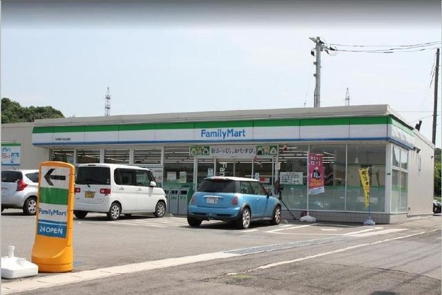 写真：ファミリーマート宇部南小羽山町店