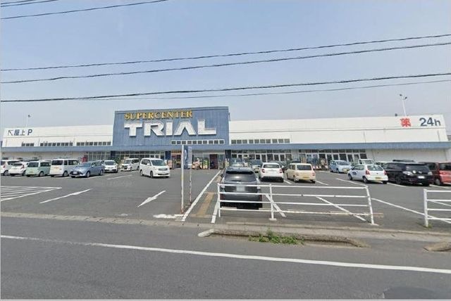 トライアル際波店