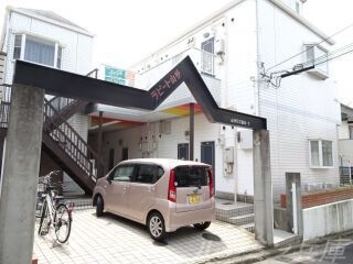 写真:ラピート山手の外観