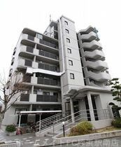 ハイツグランドウェルスの外観