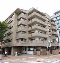 マンション・ル・ジョリエの外観