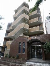 タイタス原の外観