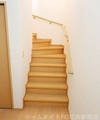 ★階段も広くて上り下りしやすいです★参考写真
