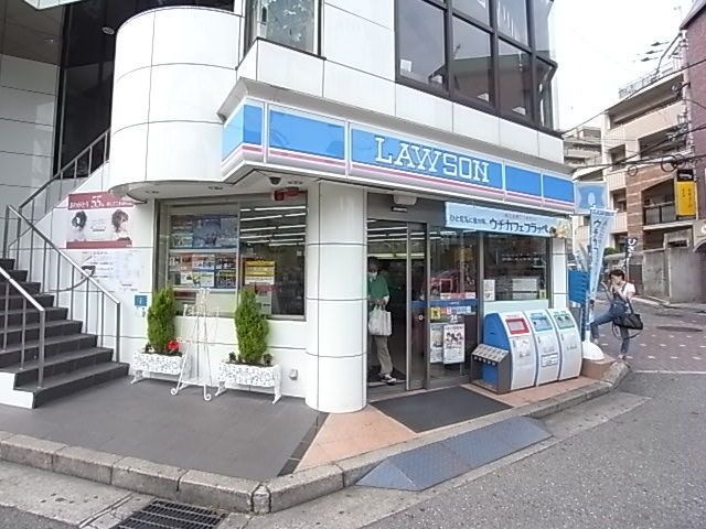 写真:ローソン JR宝塚駅前店