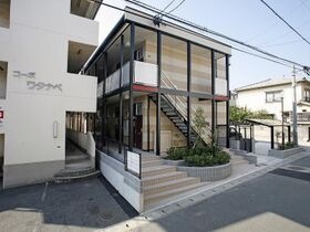 レオパレスカーサ大和の外観