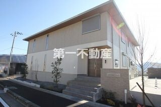写真:ラグラースコートの外観