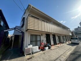 山本マンションの外観