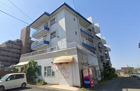 魚住コーポA棟の外観