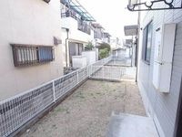 1階はテラス、2階はベランダ