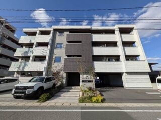 写真:シャーメゾン上中野の外観
