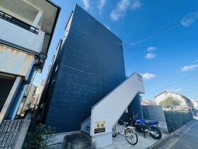 シャイニー西舞子の外観