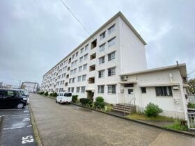 星陵台住宅1号棟の外観