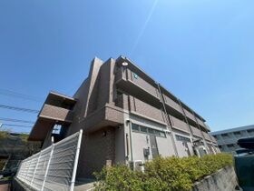 ピュア・プルーンの外観