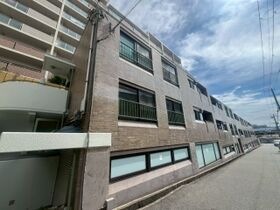 メゾンド上高丸の外観