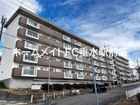 ロイヤルマンション１号棟の外観