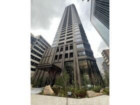 ブランズタワー大阪本町の外観