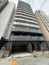 セレニテ難波グランデノールの外観
