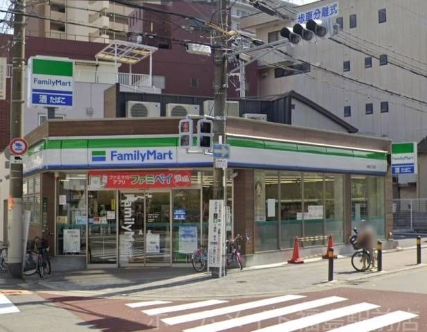 ファミリーマート中津三丁目店