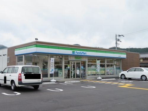 ファミリーマート稲継店