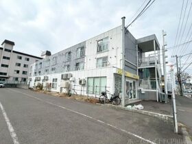 ホワイトパーク山の手の外観
