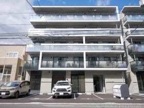 ステージア裏参道の外観