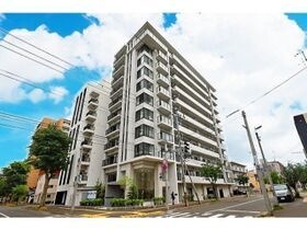 クリオ円山鳥居前の外観