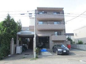 山鼻コンパウンドの外観