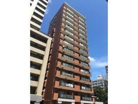 サンタの館裏参道の外観