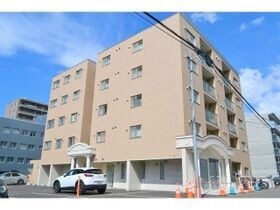 ニューロイヤル山鼻の外観