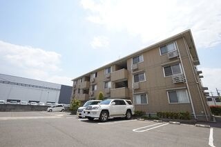 写真:クリスタルガーデンⅤの外観