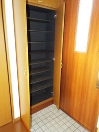 明るい玄関です
