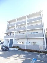 グランディール布施の外観
