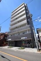 MANDARIN COURT深井駅前の外観