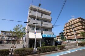 ファミール深井の外観